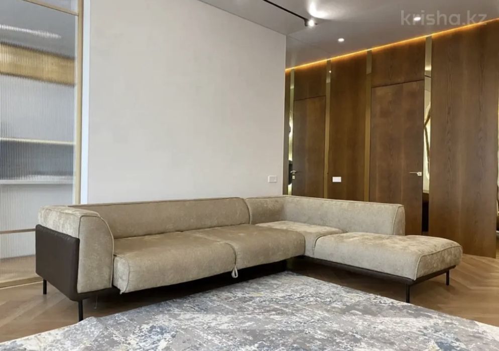 Продается диван угловой, пр-во Италия