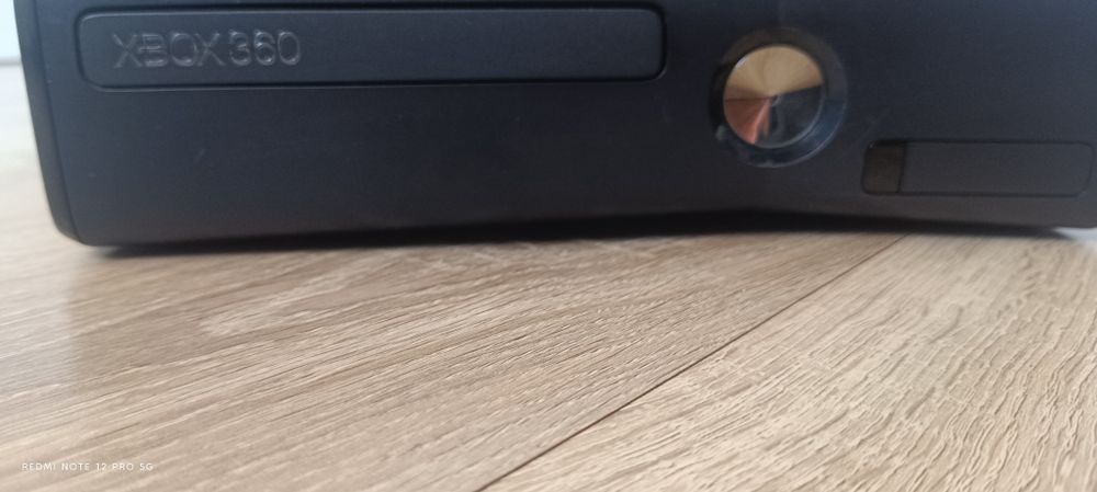 Vand xbox 360 fara cablu de încarcare si HDMI
