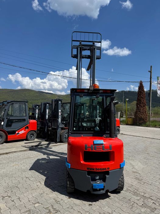 Motostivuitor Heli 2.5 tone diesel cu cabina inchisa (175)