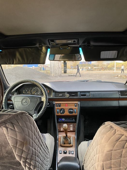 Mercedes Benz W124