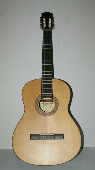 Класическа китара Kirkland