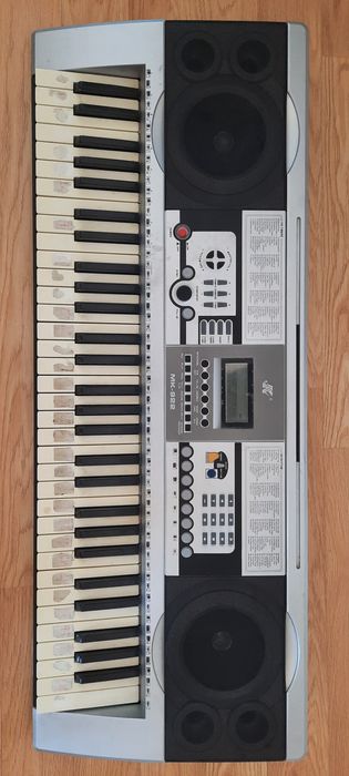 Рродам синтезатор  за 12000