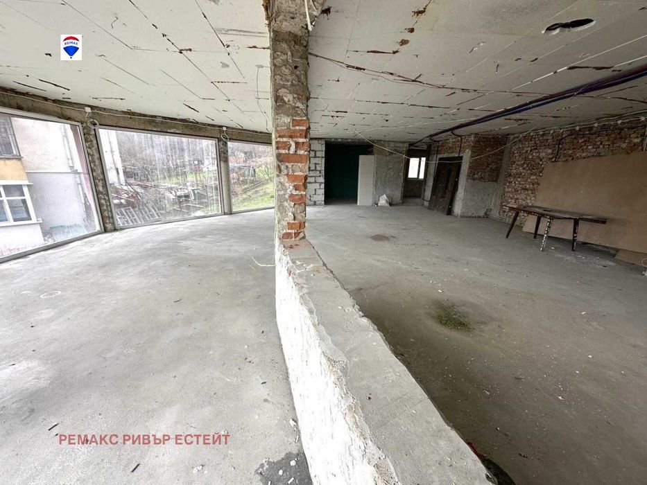 Къща на два етажа в с. Николово