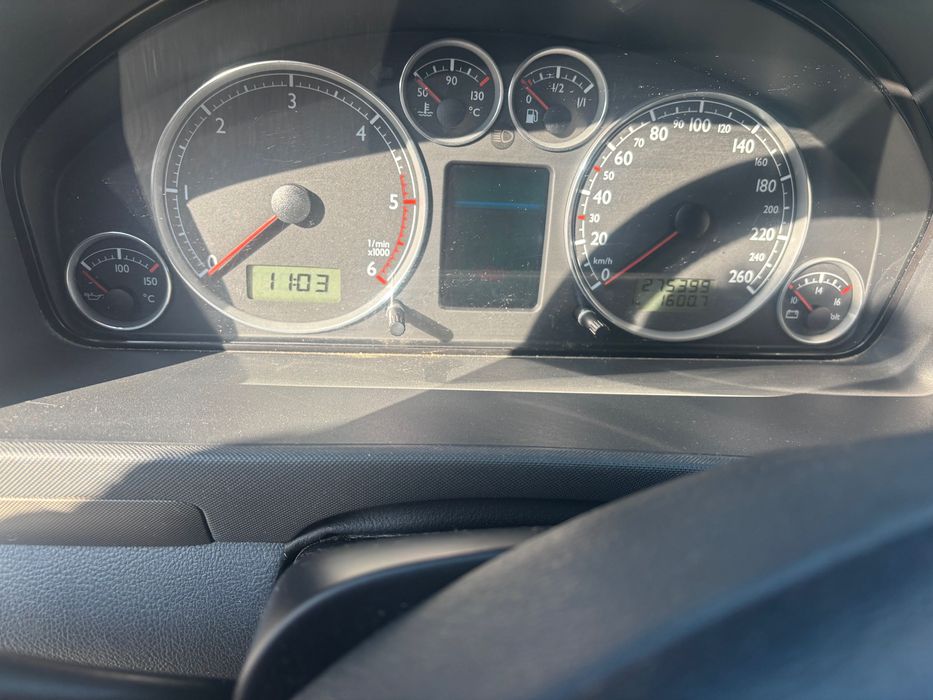 Vând sharan prim proprietar preț în euro