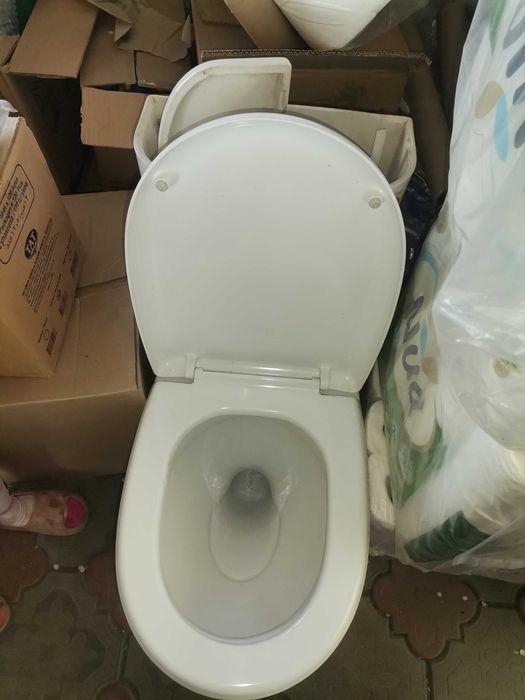 Продам унитаз новый