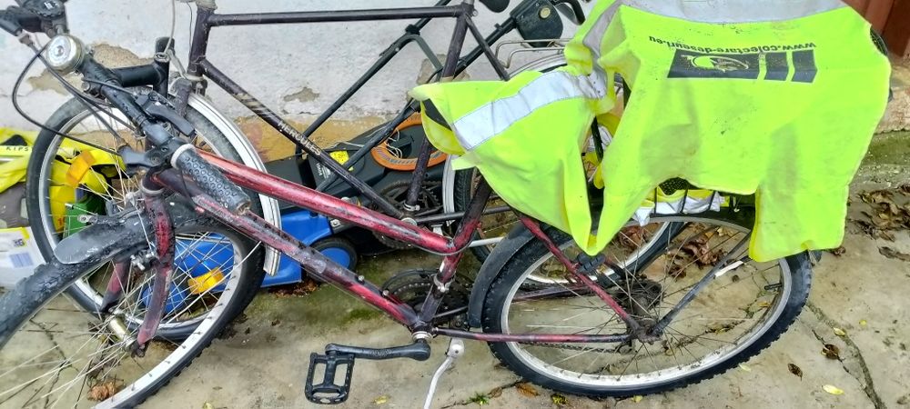 Vând biciclete second cu mici probleme