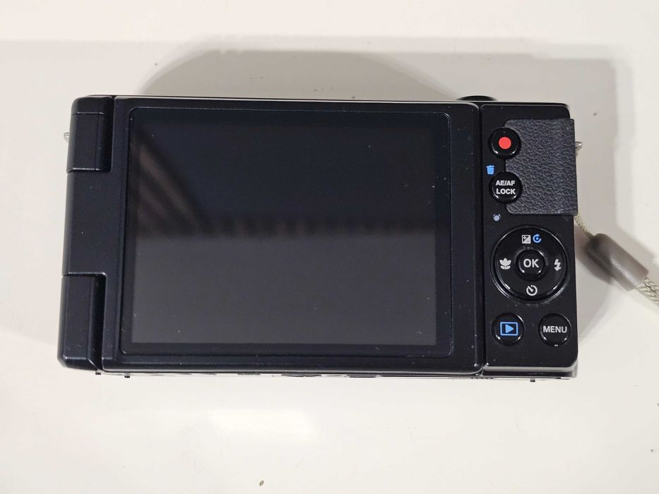 Y2K Aparat foto digital Medion MD86934 sau Life P44034 16MP 12x Zoom