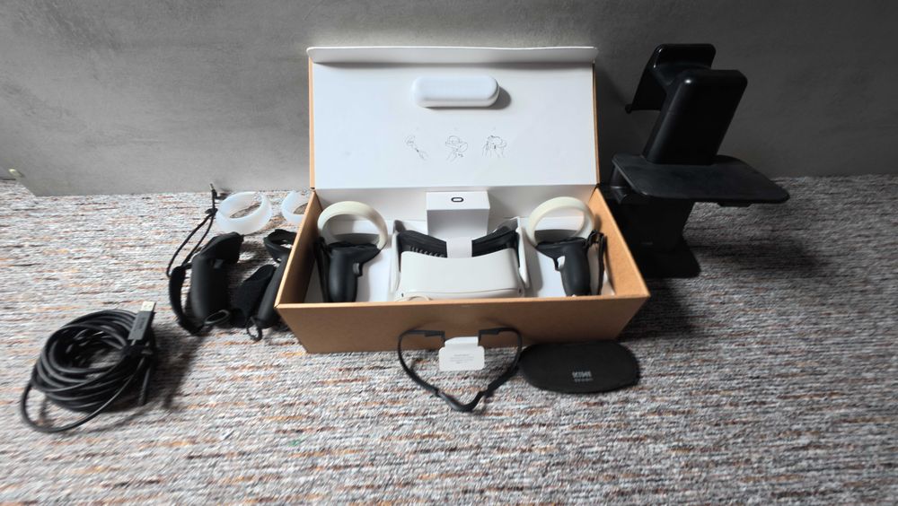 Ochelari vr Oculus Quest 2, 128GB, in stare impecabila si CU MULTE ACCESORII