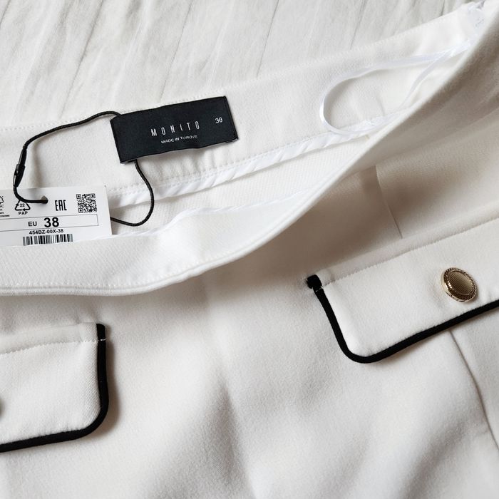 Къса бяла пола M размер трапец висока талия разкроена елегантна MOHITO