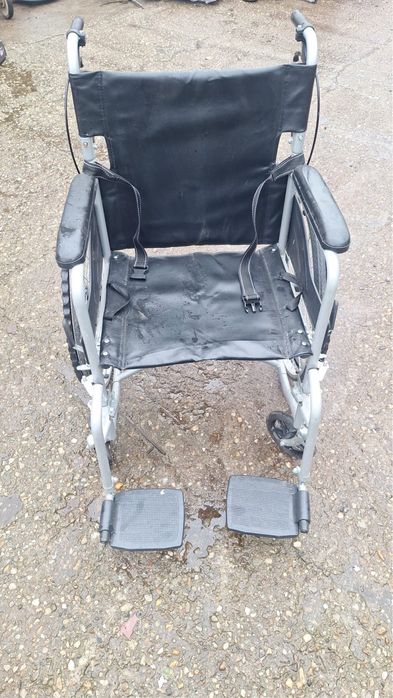 Scaun cu rotile din otel pliabil cu sezut de 46 cm