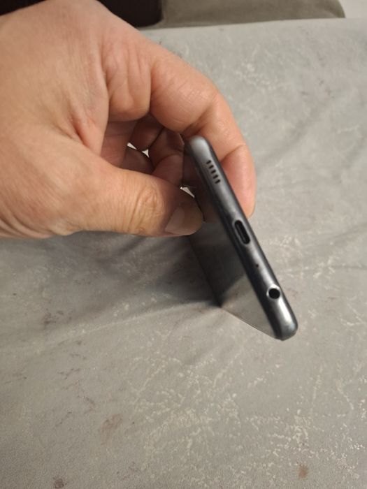 Продам телефон Самсунг А52