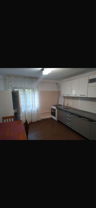 Inchiriez apartament 4 camere Focsani