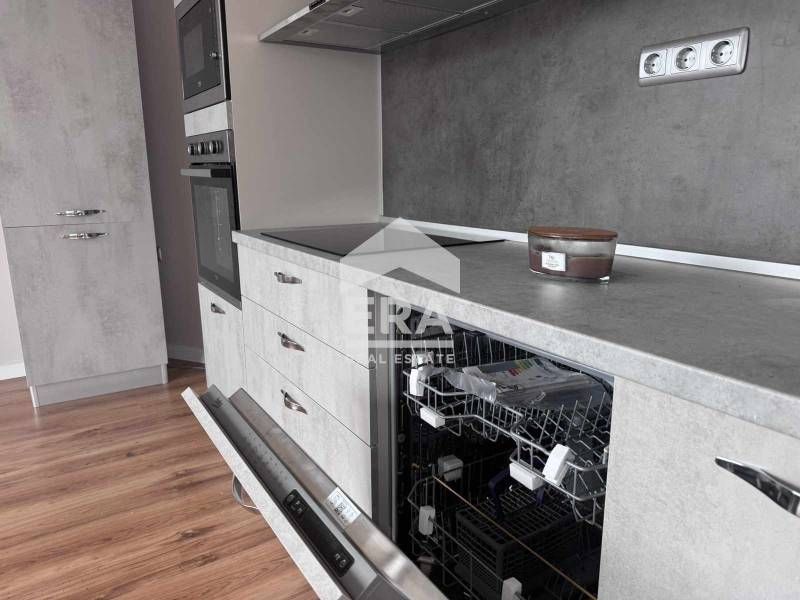 Дава се под наем Двустаен апартамент в Варна, м-т Траката - 69 кв.м за 588 € - Снимка #3