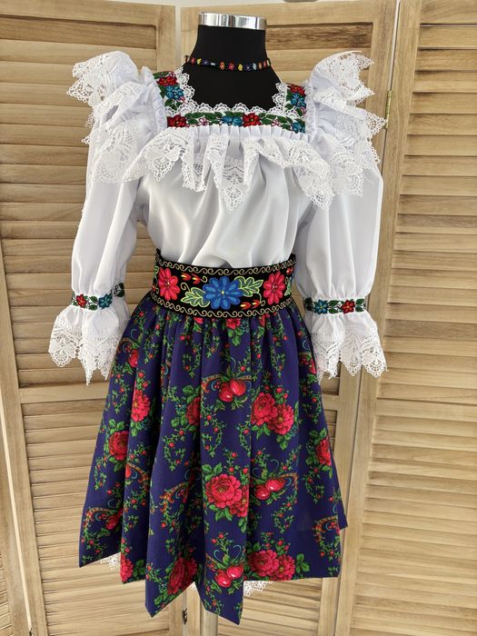Set costum popular de Marmures pentru femei