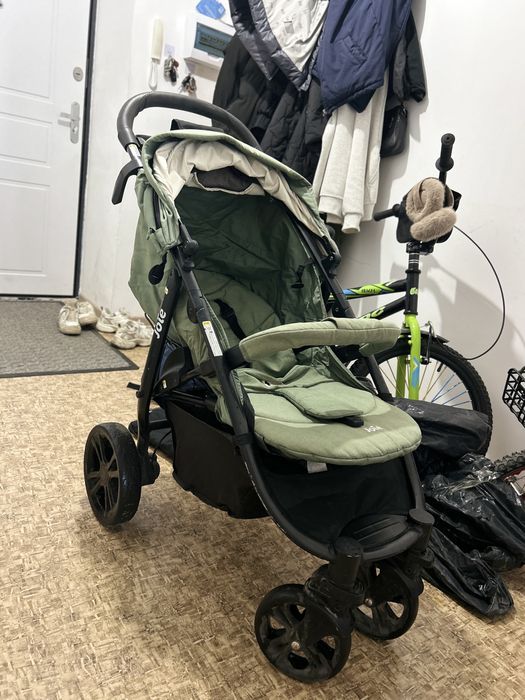 Продам коляску JOIE