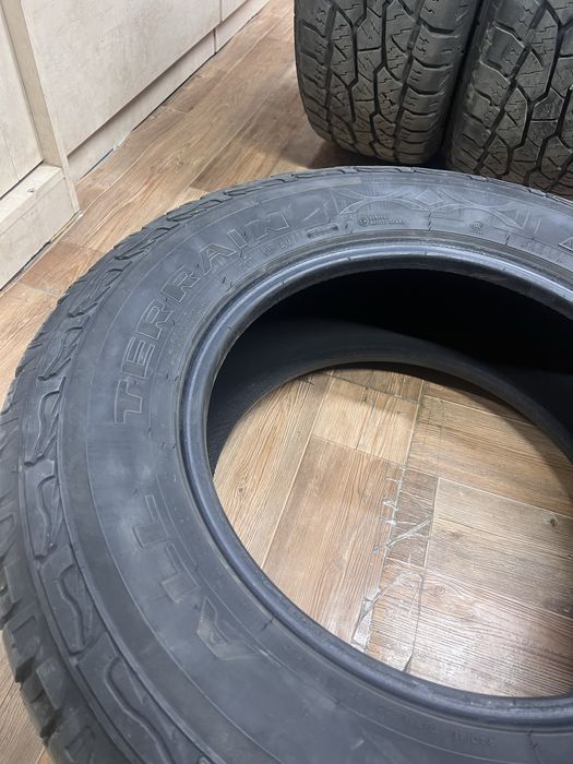 Продам Шины AT 265/65/17