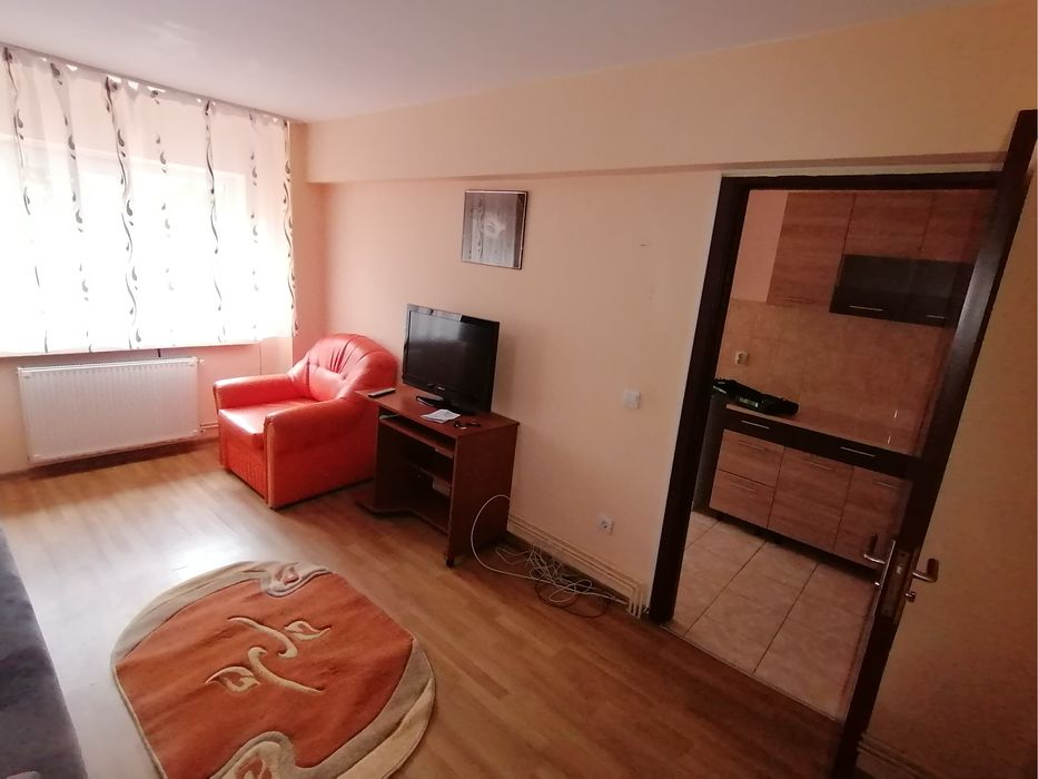 Apartament cu o camera de inchiriat