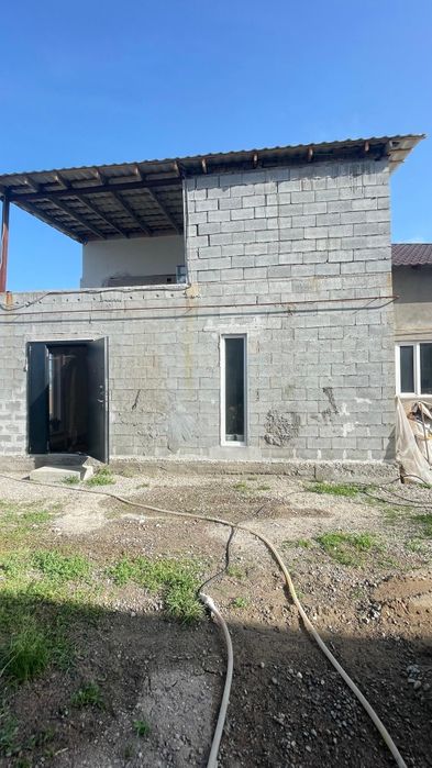 Продам двух этажный дом