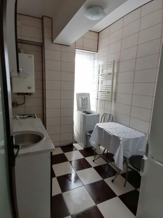 Garsonieră de închiriat – Găvana III, Pitești– 45 mp, mobilată, etaj 1