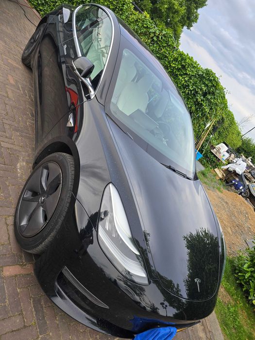 TESLA Model 3 2019 — imagine 2