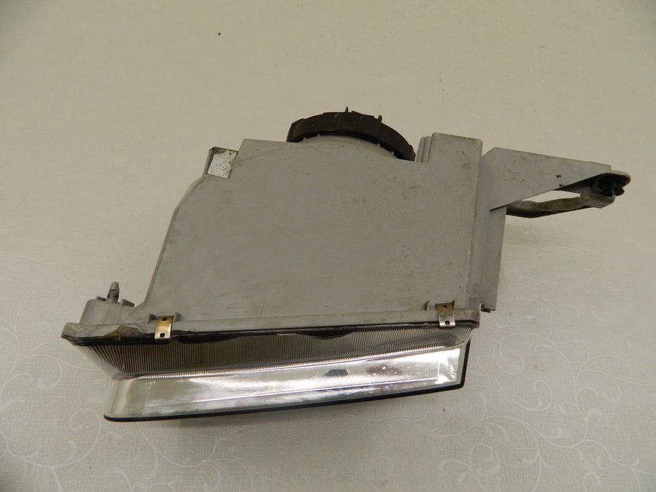 Far dreapta Mazda 323, 1998, 1999, 2000, 2001, 2002, 2003