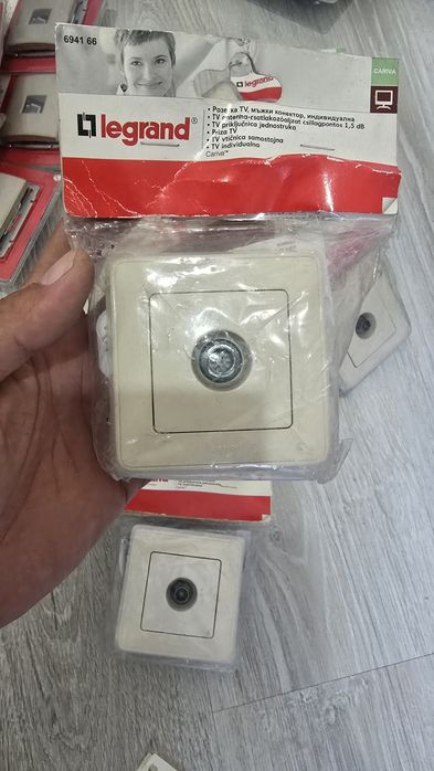 Розетки ключове за Интернет и кабелна Legrand Легранд нови