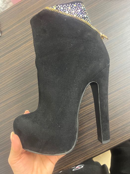 Продаю ботильоны