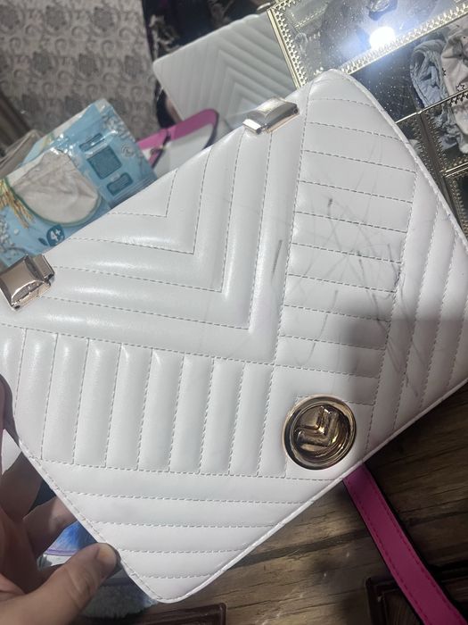 Сумки,  1 детский рюгзак с единорогом, и женские сумки.