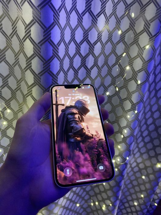 Продам Iphone 13