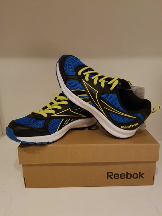 Обувки Reebok нови с етикет
