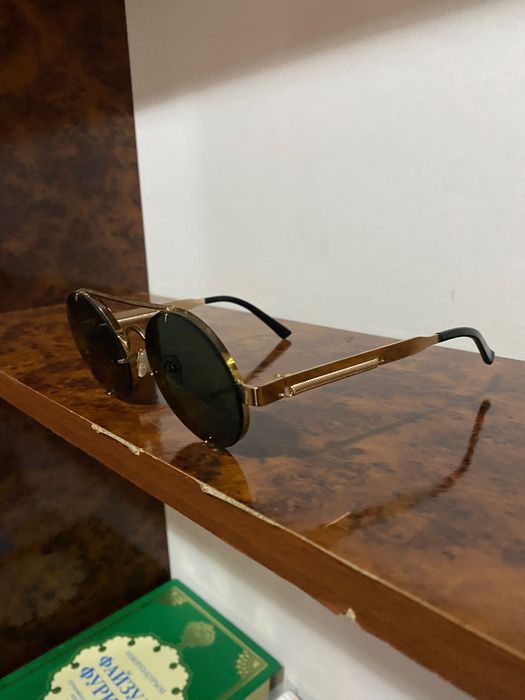 Ochki model prodayotsya