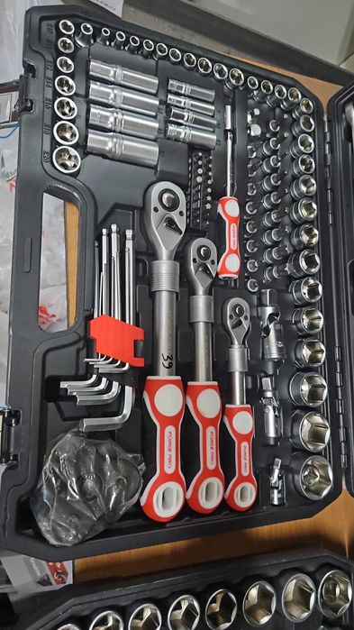 Набор инструментов универсальный 121 пр Force Pro