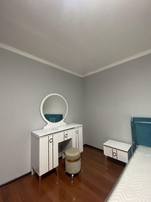 Спальный гарнитур hi-tech