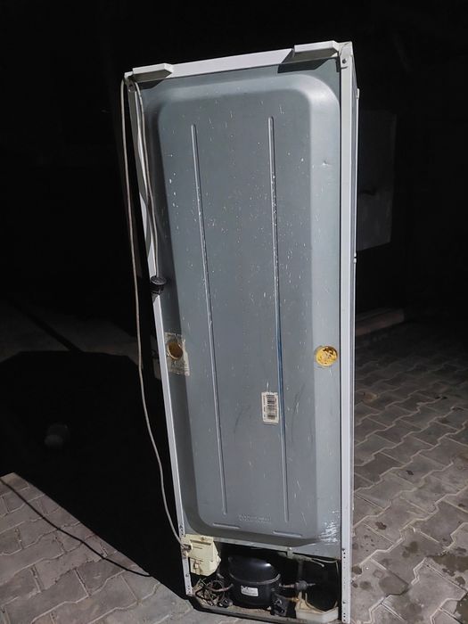 Продам холодильник