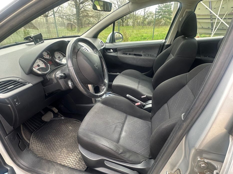 Peugeot 207, automatic, benzină