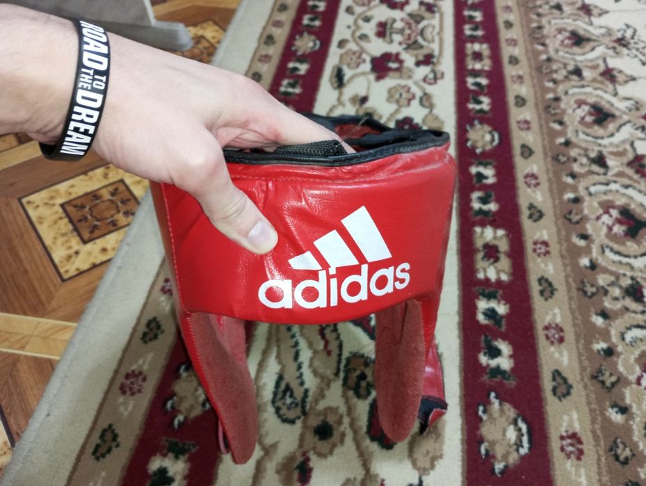 Боксёрский шлем Adidas