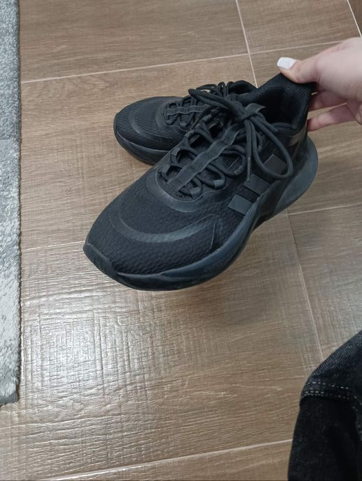 НОВИ маратонки adidas