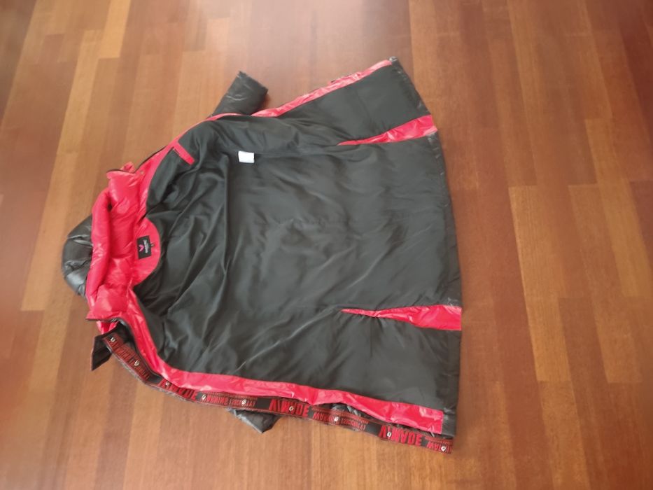 Продам женскую куртку