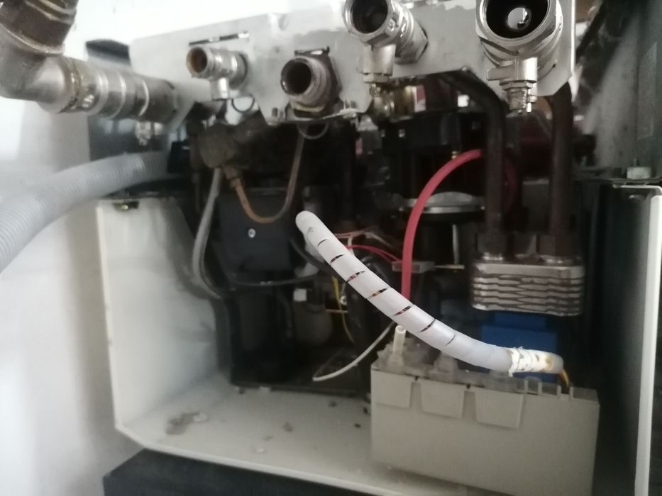 Vând centrală termica Bosch Junkers ZW20AME