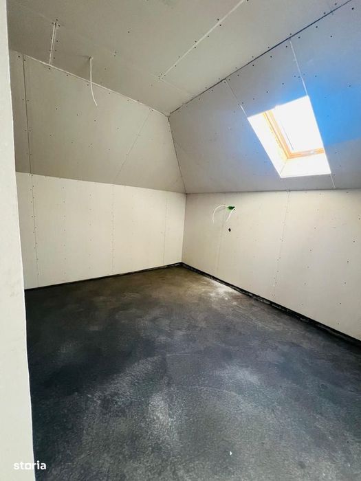 Casa finisata la cheie cu 5 camere in localitatea Santandrei