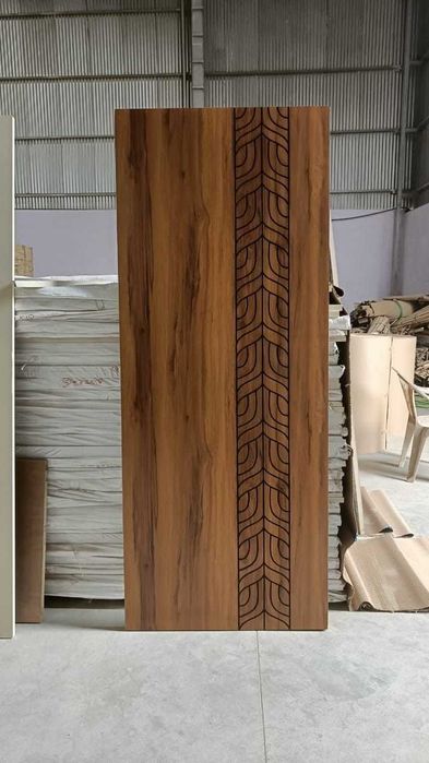 Межкомнатная дизайнерская дверь