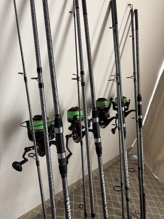 4 Lansete crap 3.90 4lbs 4 mulinete hakuyo 8000 rod pod ca noi!