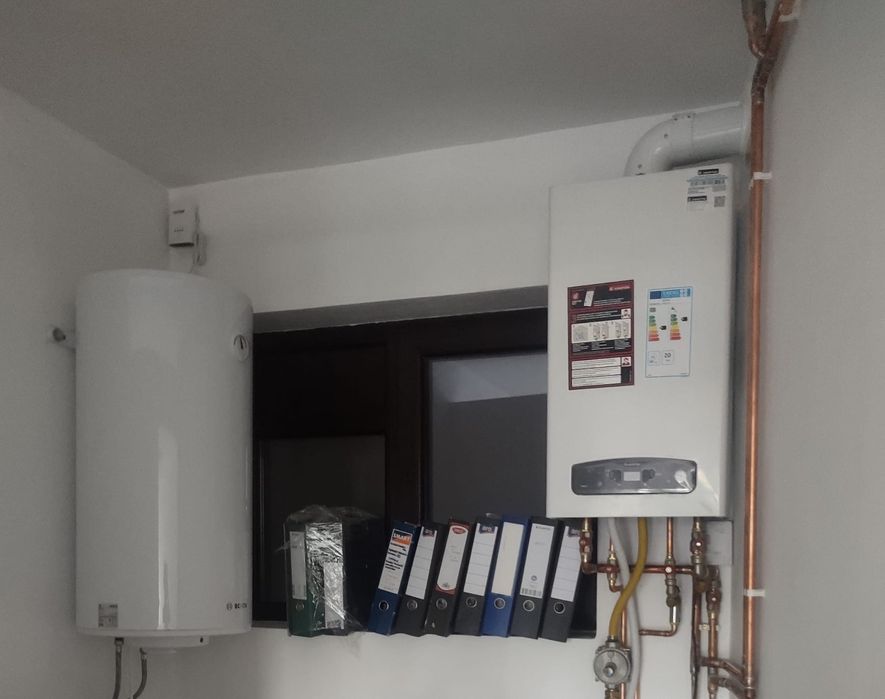 Ofer spre inchiriere birou/spatiu comercial avand curte frontala