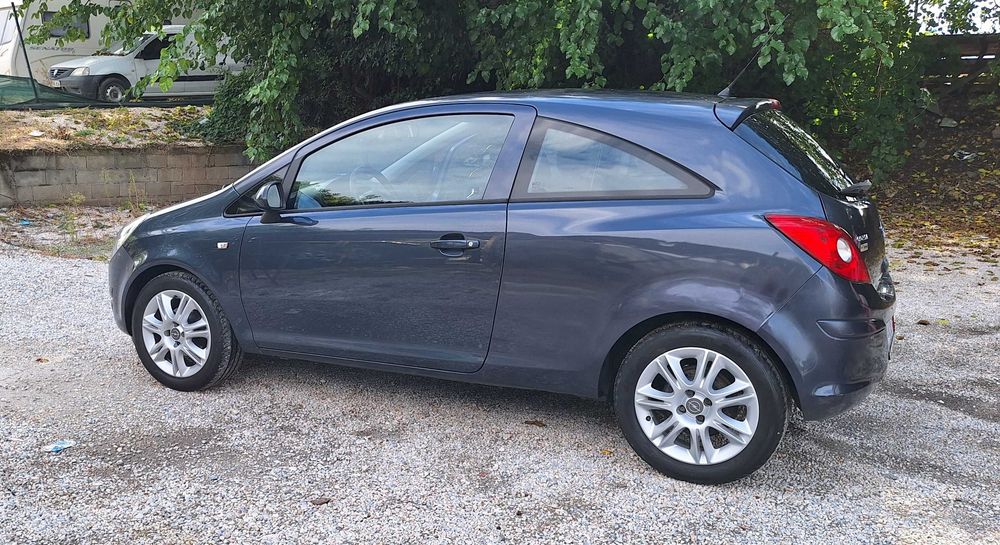 Opel Corsa 1.4 бензин, 90 к.с., 2008 г.