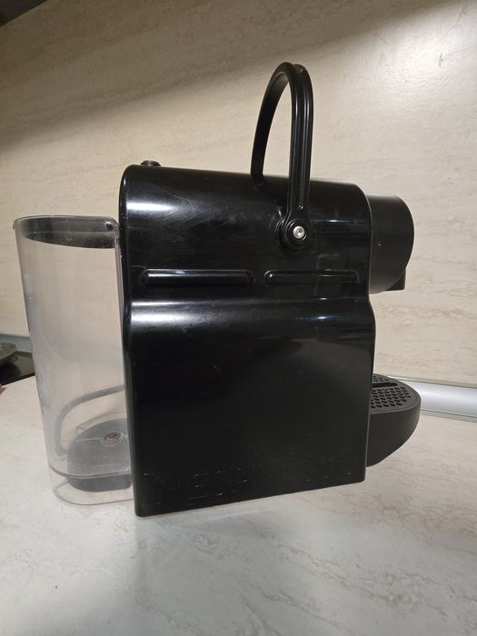 Nespresso кафе машина