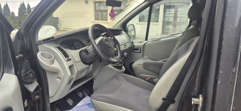 opel vivaro motor 2l 116cp 2008 3 locuri fara variante