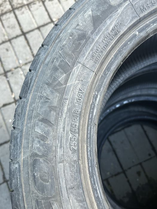 Покрышки с отл состояние