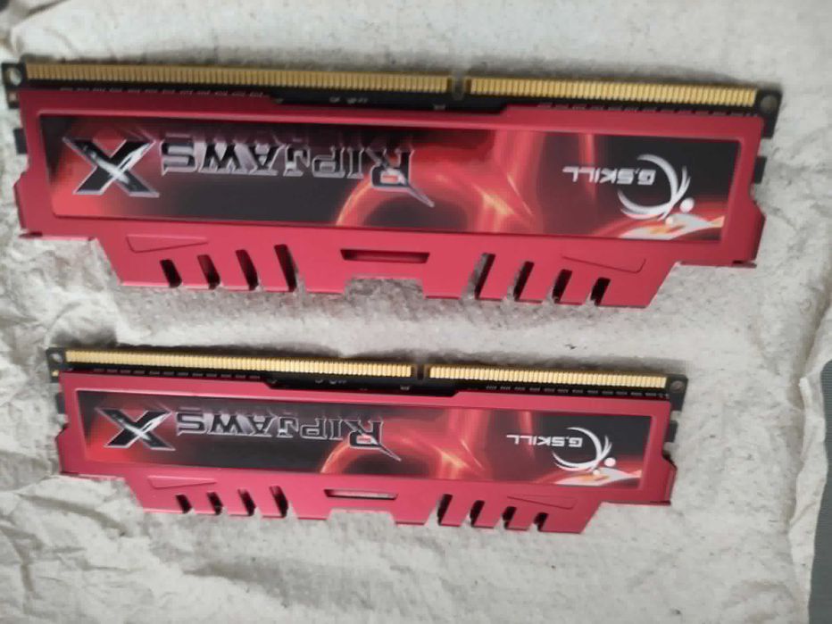 HYPERIX SAVAGE 2133MHZ si G.SKILL Ripjaws 1600 mhz, 8gb.