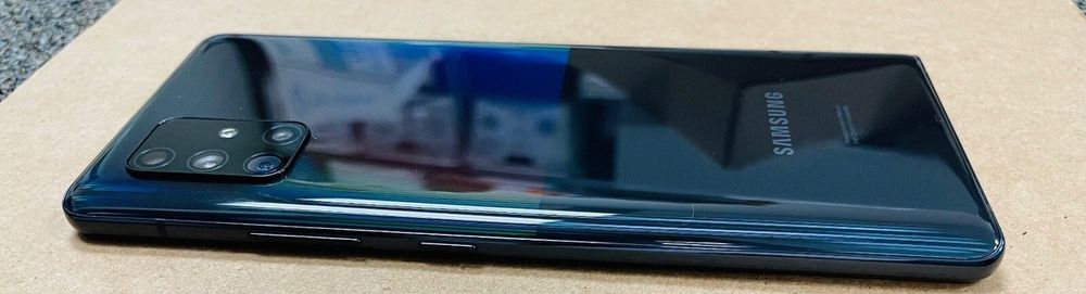 Продам Самсунг Галакси А71