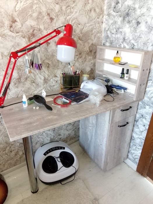 Продам Маникюрный стол